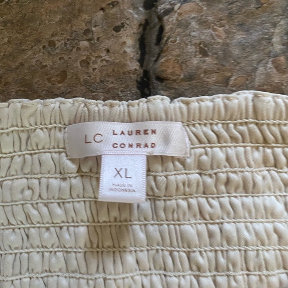 Top - Picture 2 of 2